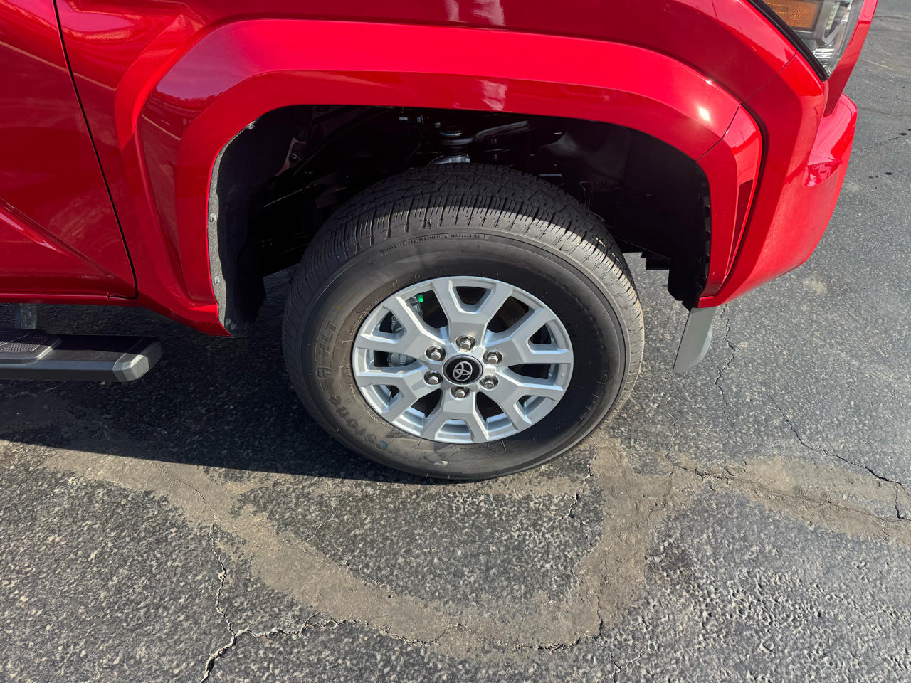 Toyota Tacoma 4WD SR5 Double Cab 6' Bed AT (Natl) 2025