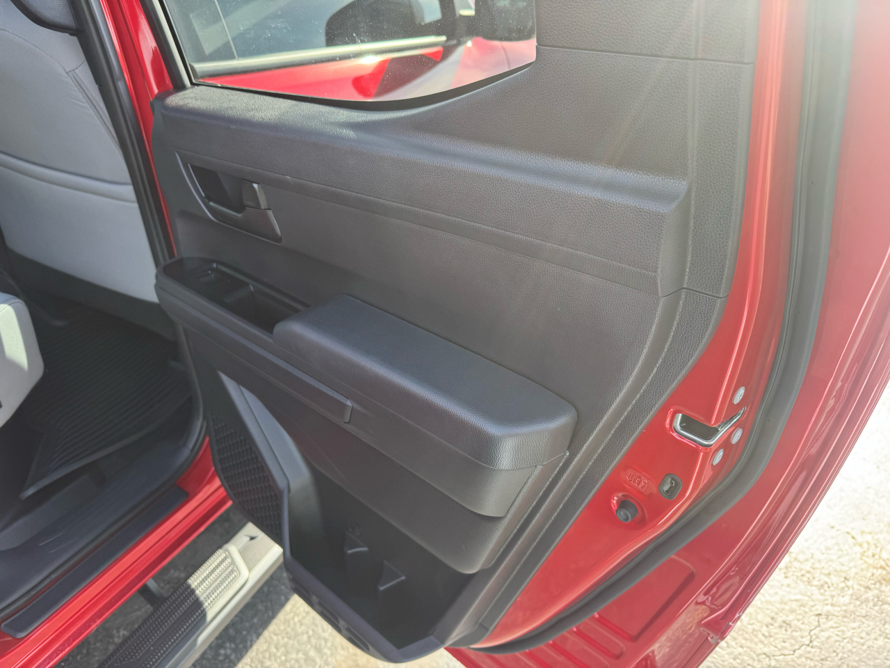 Toyota Tacoma 4WD SR5 Double Cab 6' Bed AT (Natl) 2025