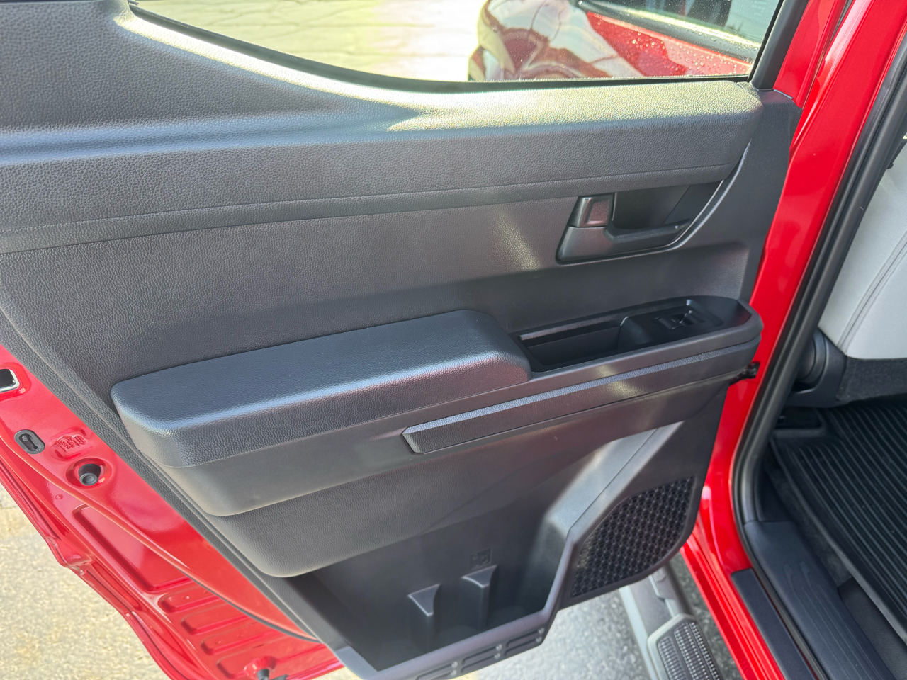 Toyota Tacoma 4WD SR5 Double Cab 6' Bed AT (Natl) 2025