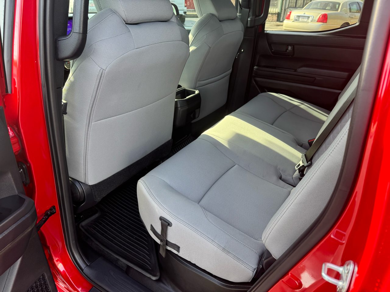 Toyota Tacoma 4WD SR5 Double Cab 6' Bed AT (Natl) 2025