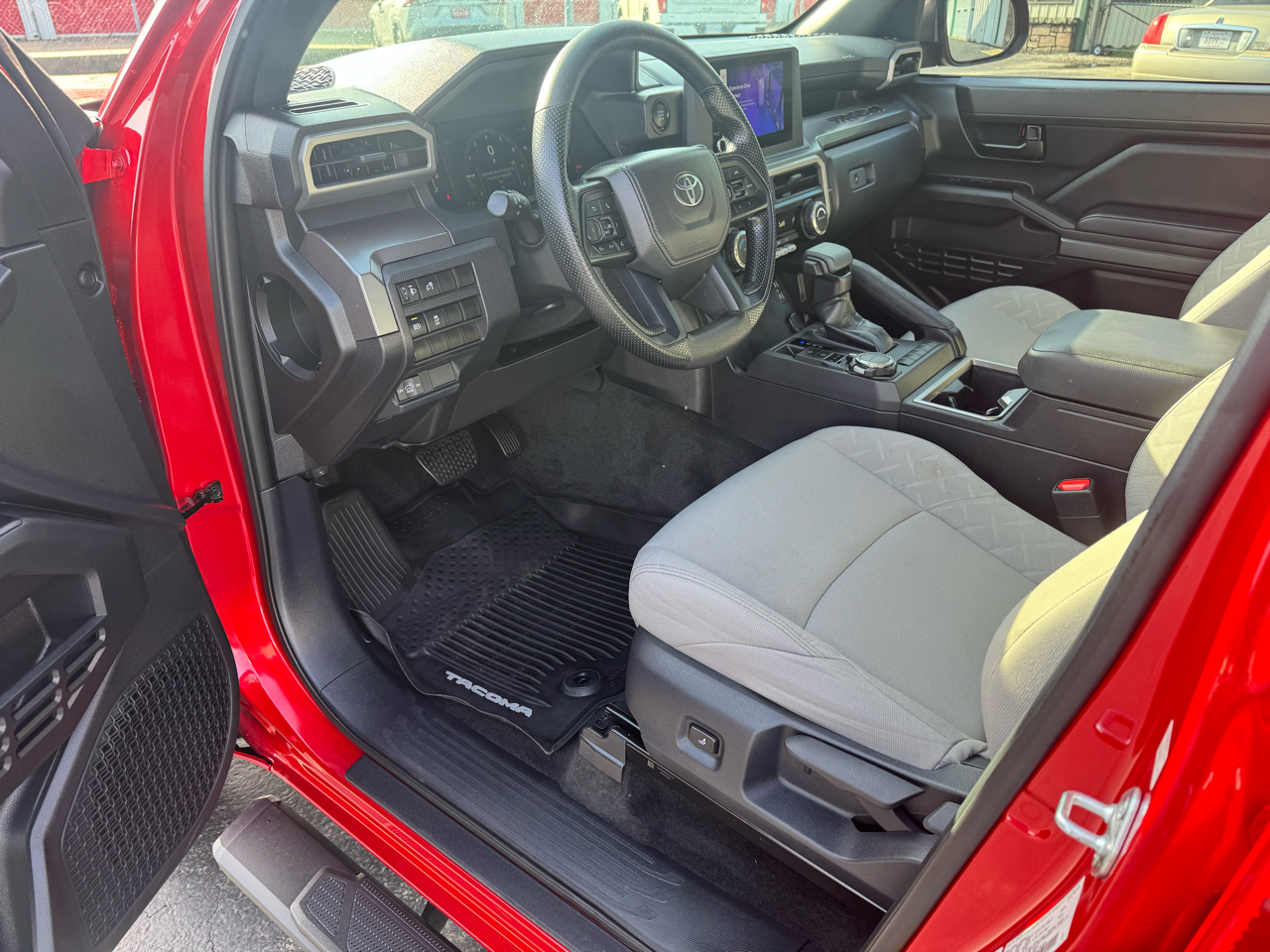 Toyota Tacoma 4WD SR5 Double Cab 6' Bed AT (Natl) 2025