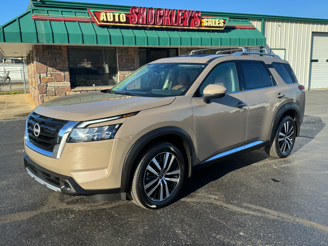 2024 Nissan Pathfinder Platinum 2WD