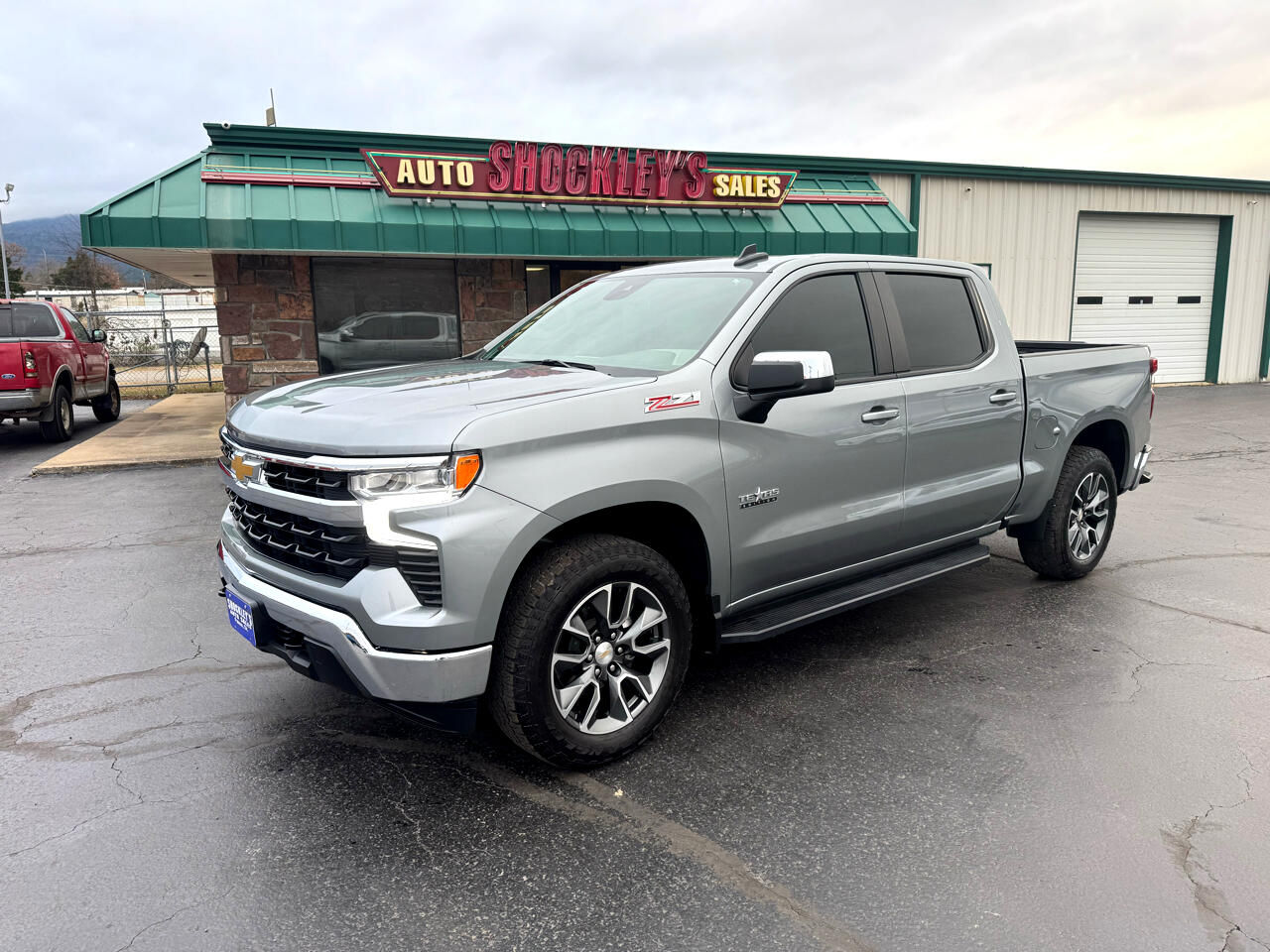 2024 Chevrolet Silverado 1500 4WD Crew Cab 147" LT w/1LT