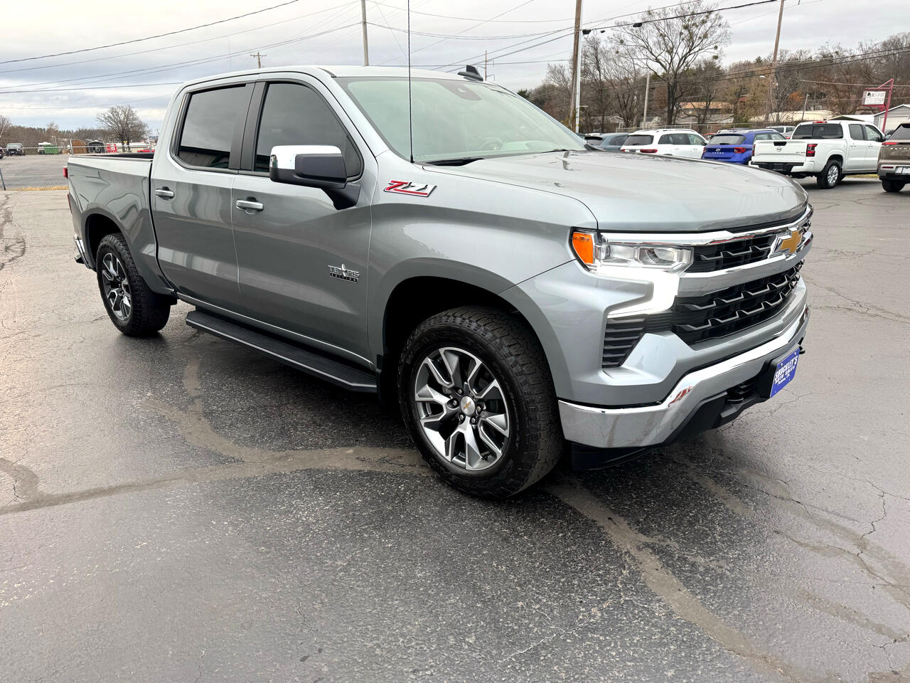 Chevrolet Silverado 1500 4WD Crew Cab 147" LT w/1LT 2024