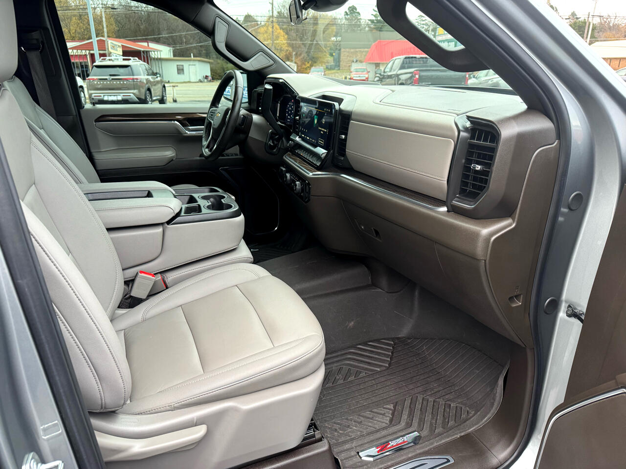 Chevrolet Silverado 1500 4WD Crew Cab 147" LT w/1LT 2024