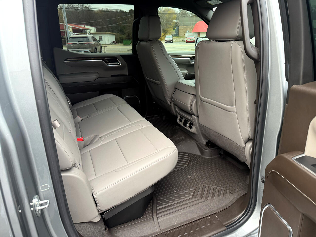 Chevrolet Silverado 1500 4WD Crew Cab 147" LT w/1LT 2024