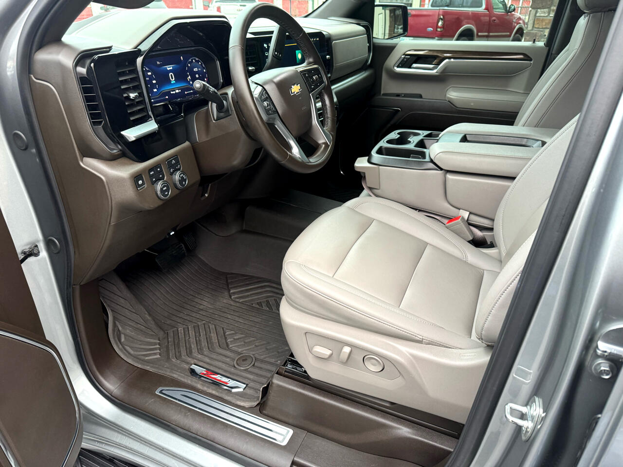 Chevrolet Silverado 1500 4WD Crew Cab 147" LT w/1LT 2024