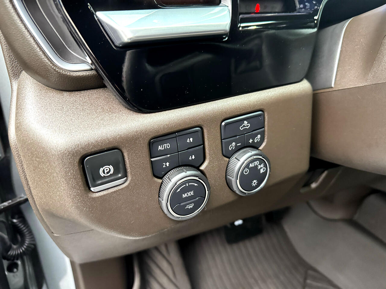 Chevrolet Silverado 1500 4WD Crew Cab 147" LT w/1LT 2024