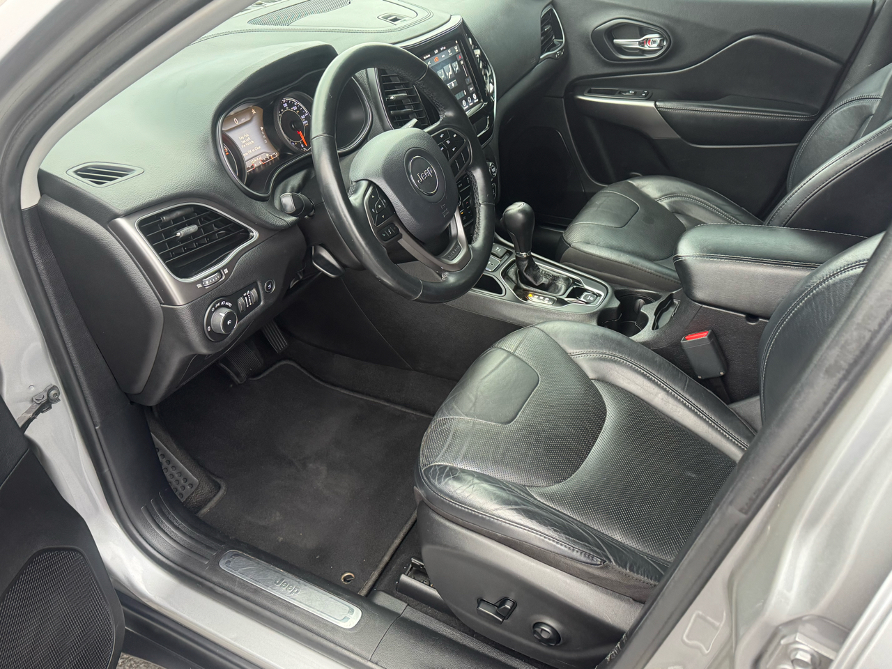 Jeep Cherokee Limited FWD 2019