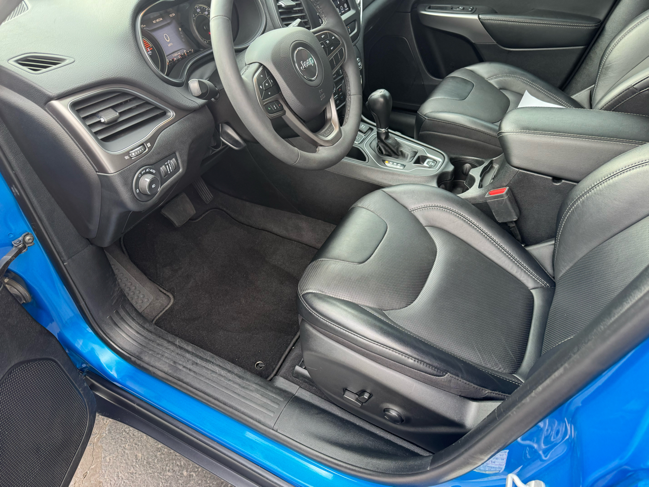 Jeep Cherokee Latitude Lux FWD 2022