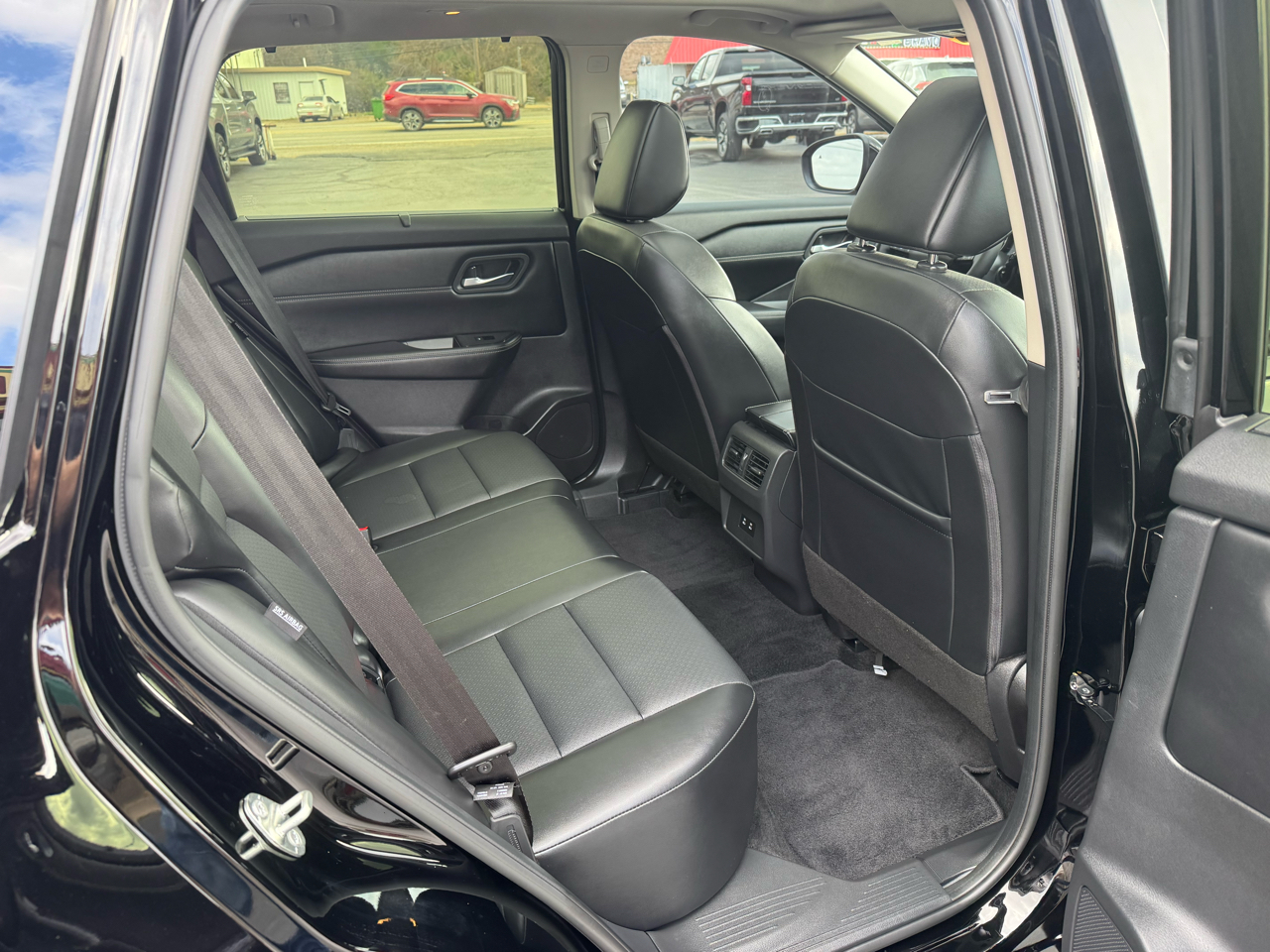 Nissan Rogue FWD SV 2025