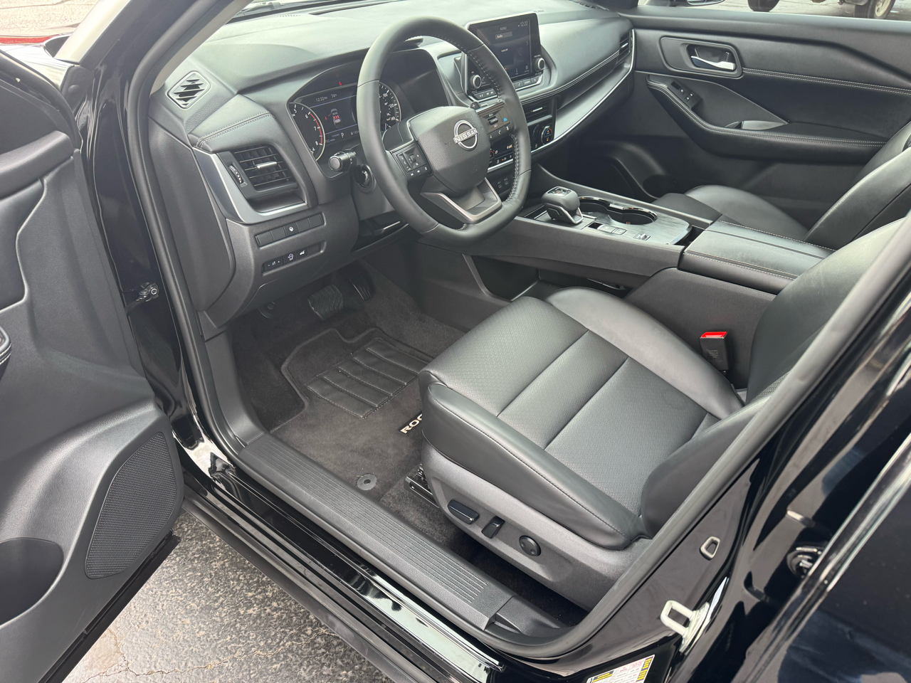 Nissan Rogue FWD SV 2025