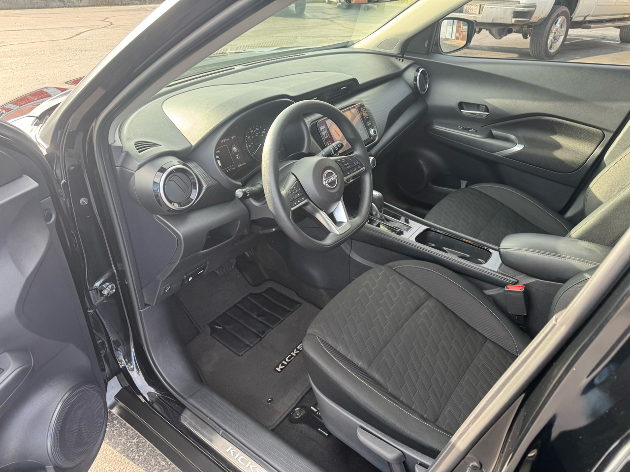 Nissan Kicks SV FWD 2024