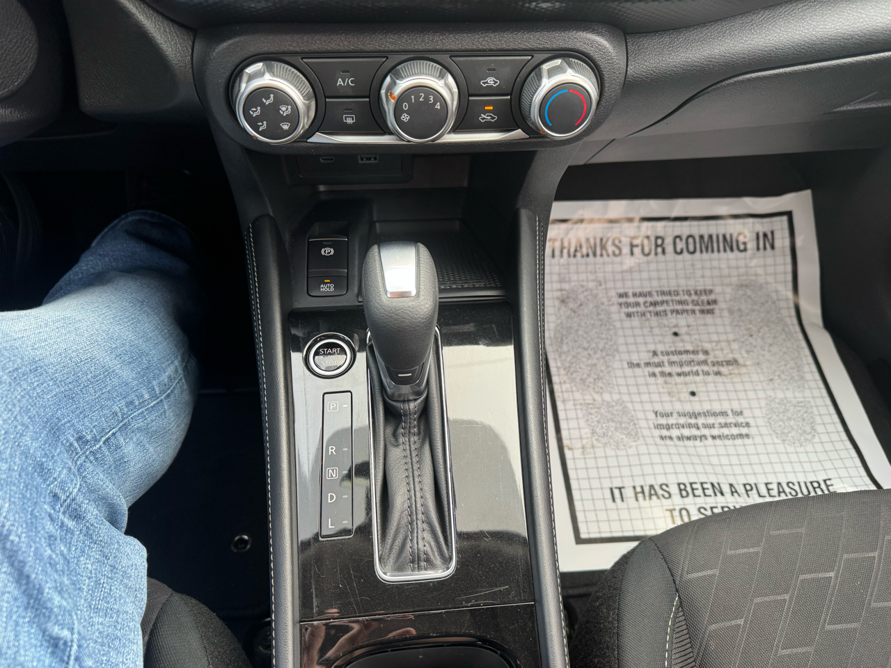 Nissan Kicks SV FWD 2024