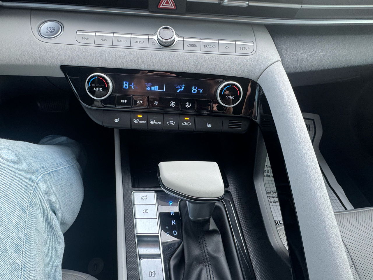 Hyundai Elantra Limited IVT *Ltd Avail* 2021