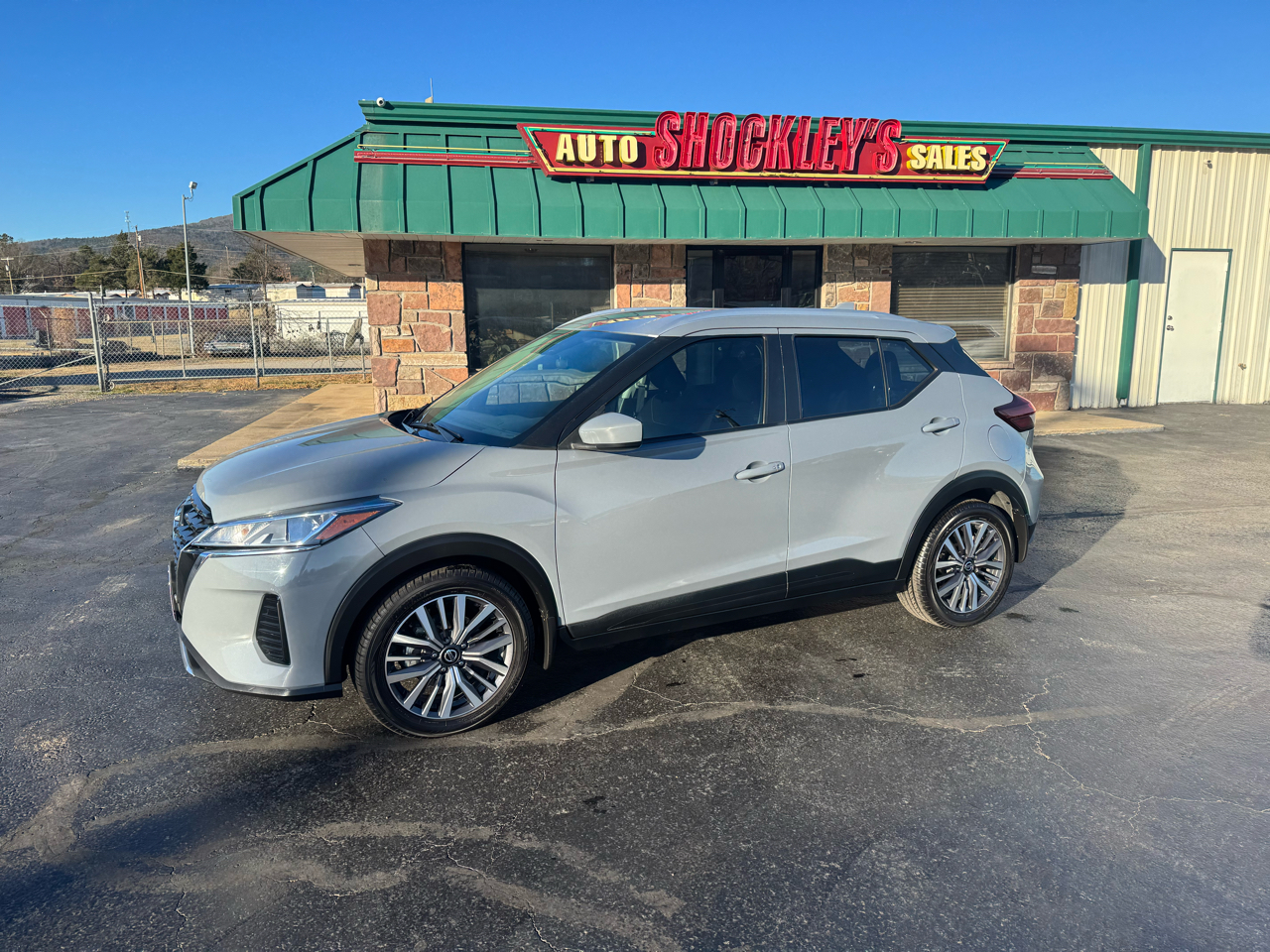 Nissan Kicks SV FWD 2021