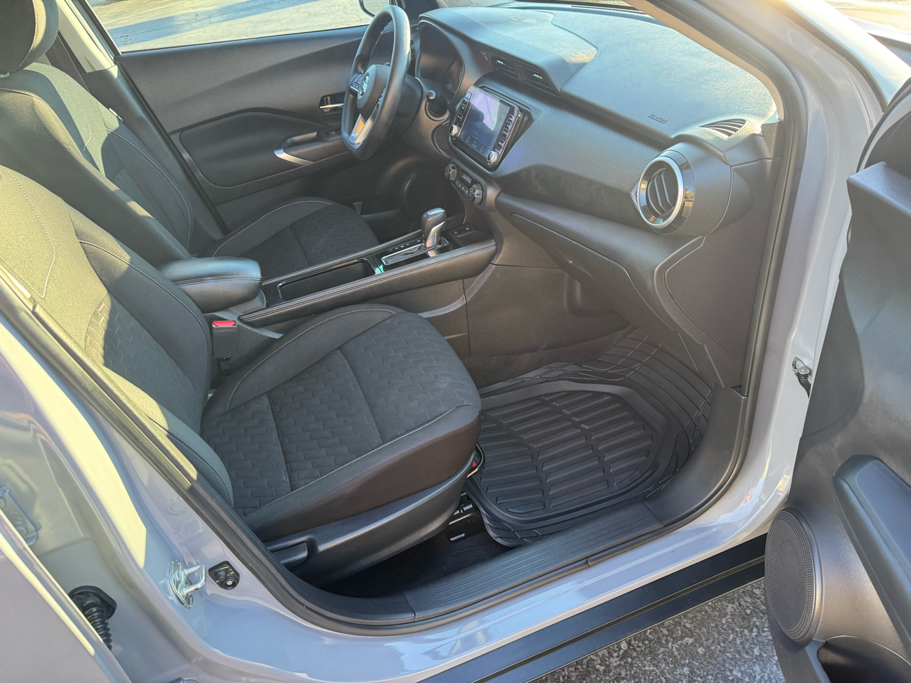 Nissan Kicks SV FWD 2021