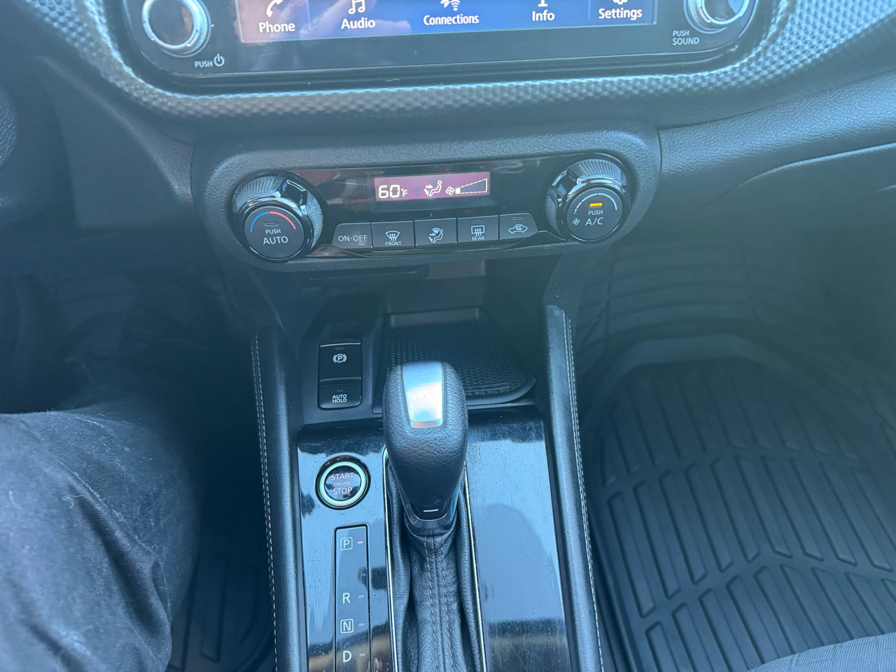 Nissan Kicks SV FWD 2021