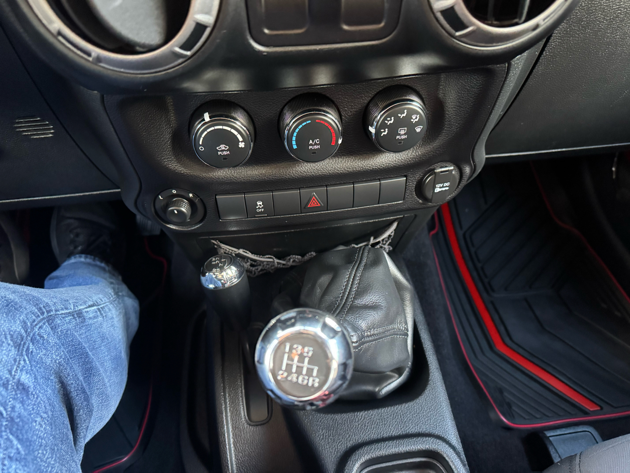 Jeep Wrangler 4WD 2dr Sport 2013