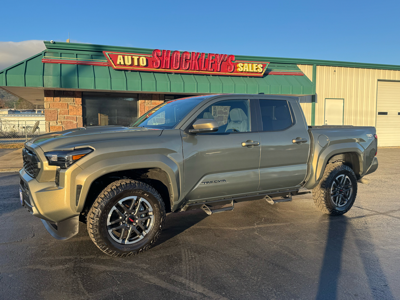2025 Toyota Tacoma 4WD TRD Sport Double Cab 5' Bed AT (Natl)