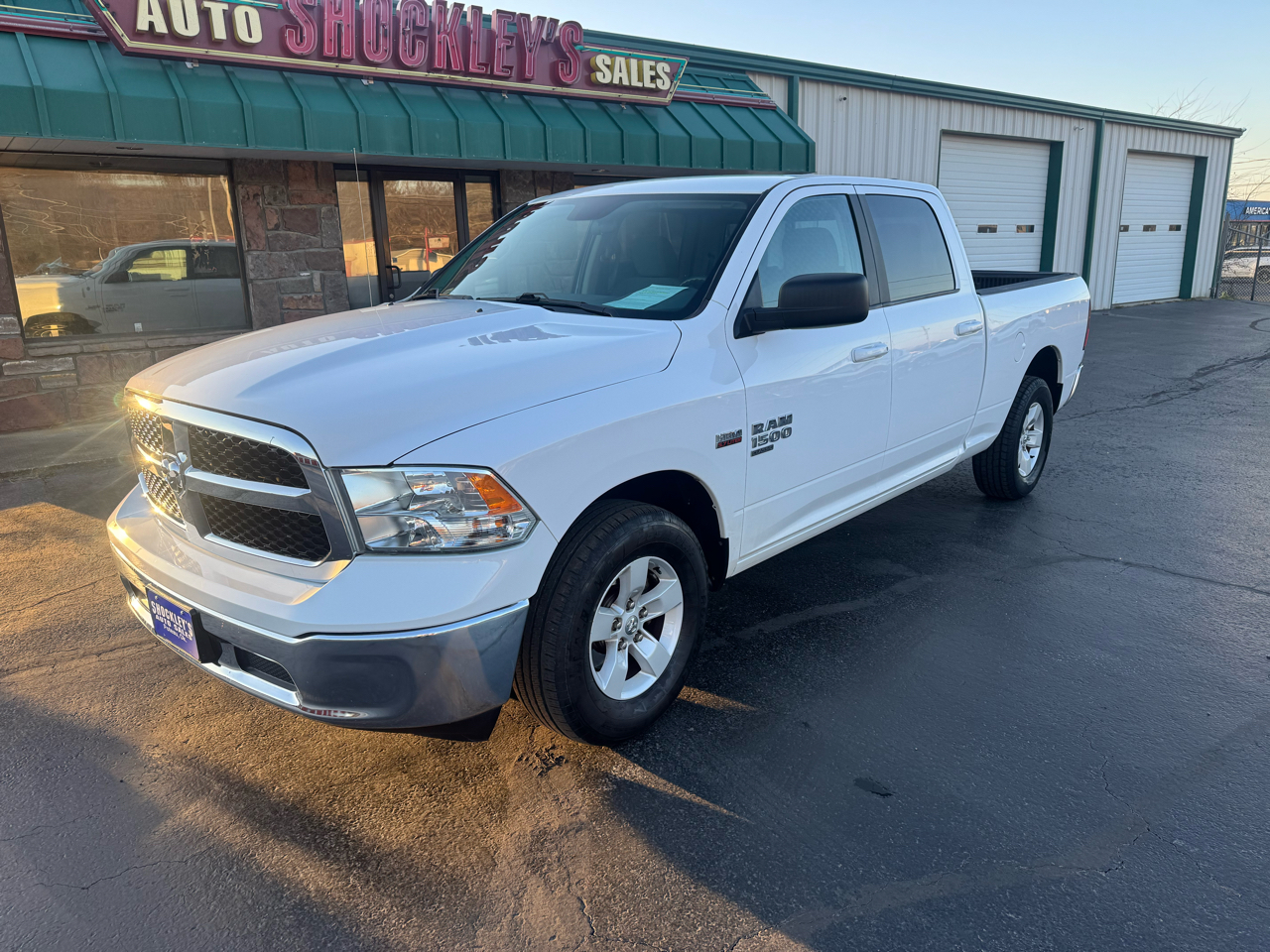 RAM 1500 Classic SLT 4x2 Crew Cab 6'4" Box 2020