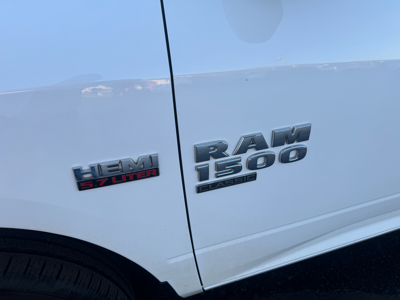 RAM 1500 Classic SLT 4x2 Crew Cab 6'4" Box 2020