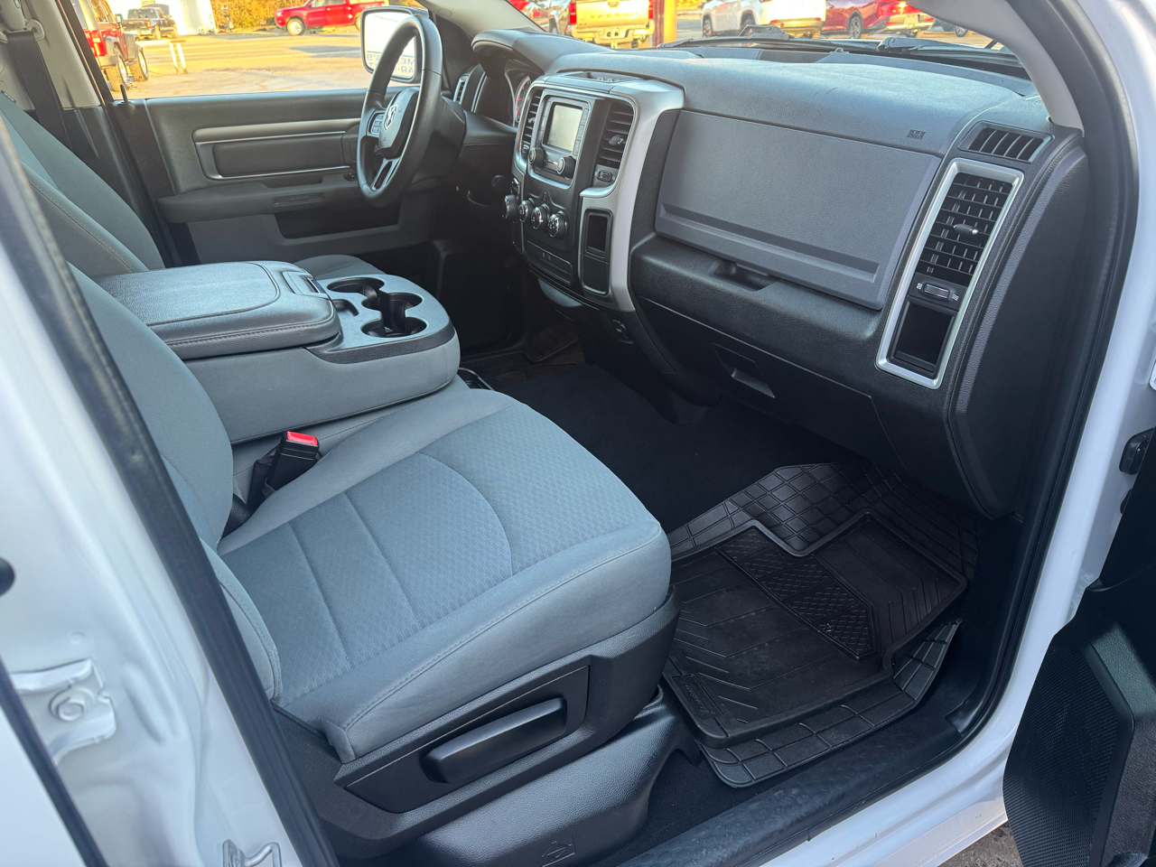 RAM 1500 Classic SLT 4x2 Crew Cab 6'4" Box 2020