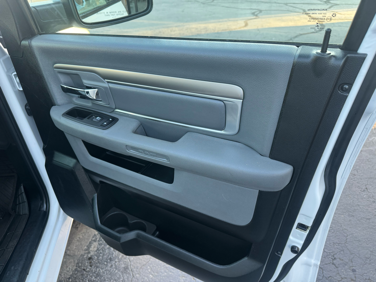 RAM 1500 Classic SLT 4x2 Crew Cab 6'4" Box 2020