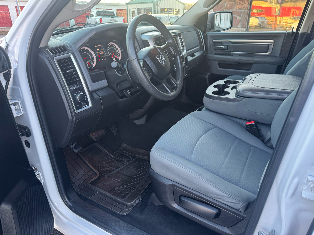 RAM 1500 Classic SLT 4x2 Crew Cab 6'4" Box 2020