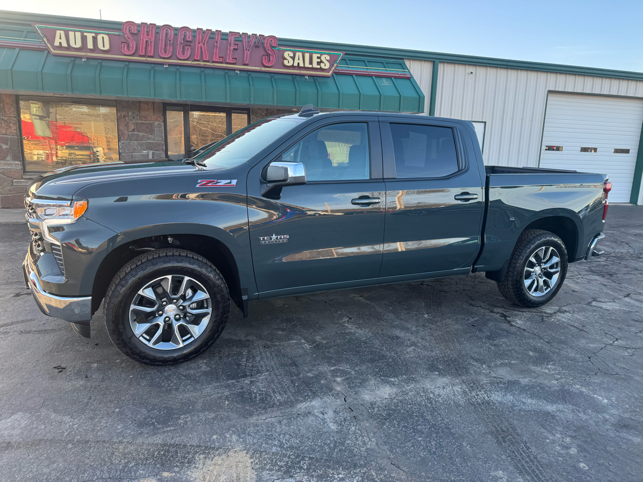 2025 Chevrolet Silverado 1500 4WD Crew Cab 147" LT