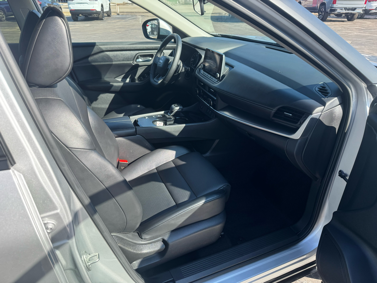 Nissan Rogue FWD SV 2025