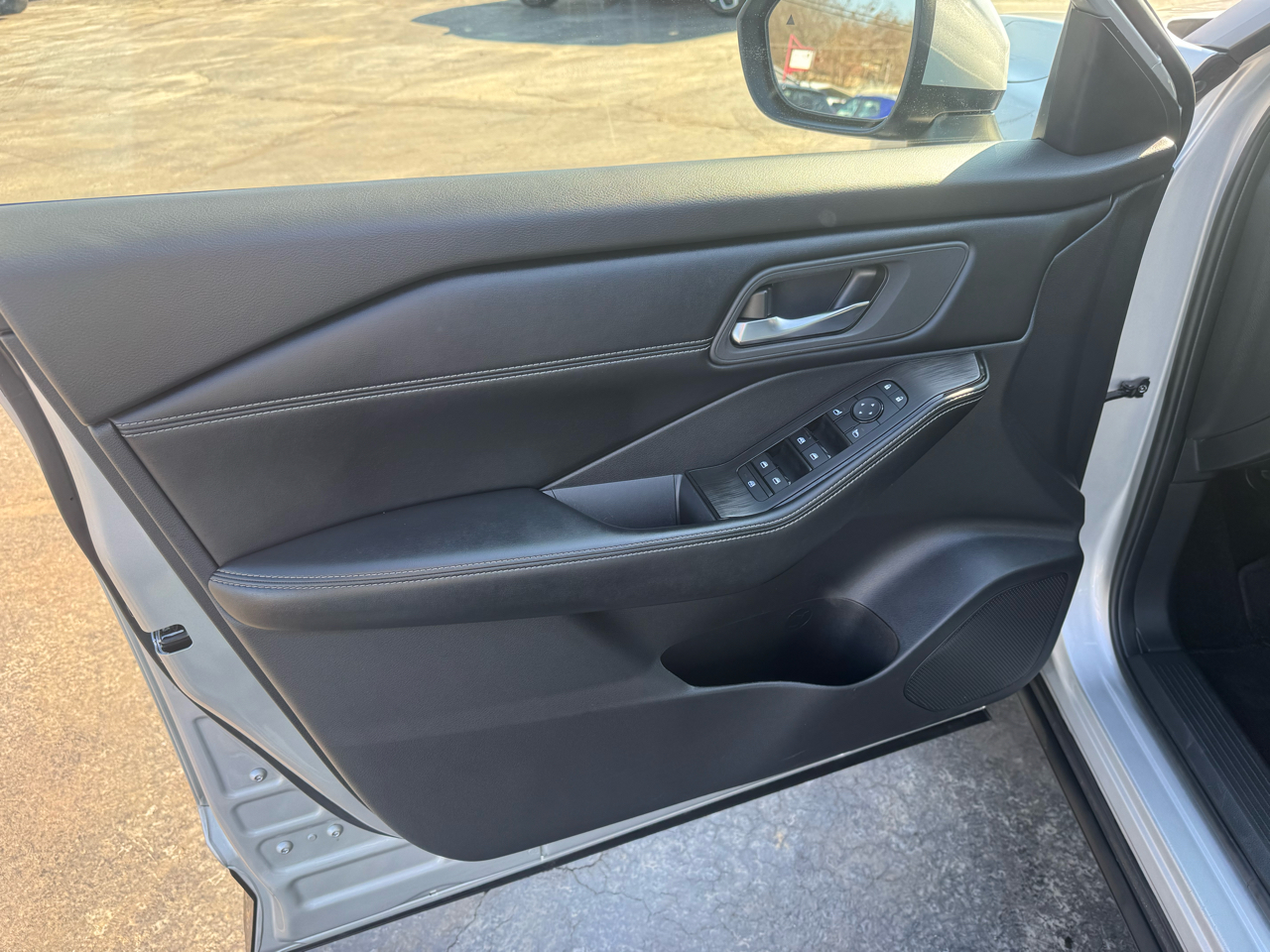 Nissan Rogue FWD SV 2025