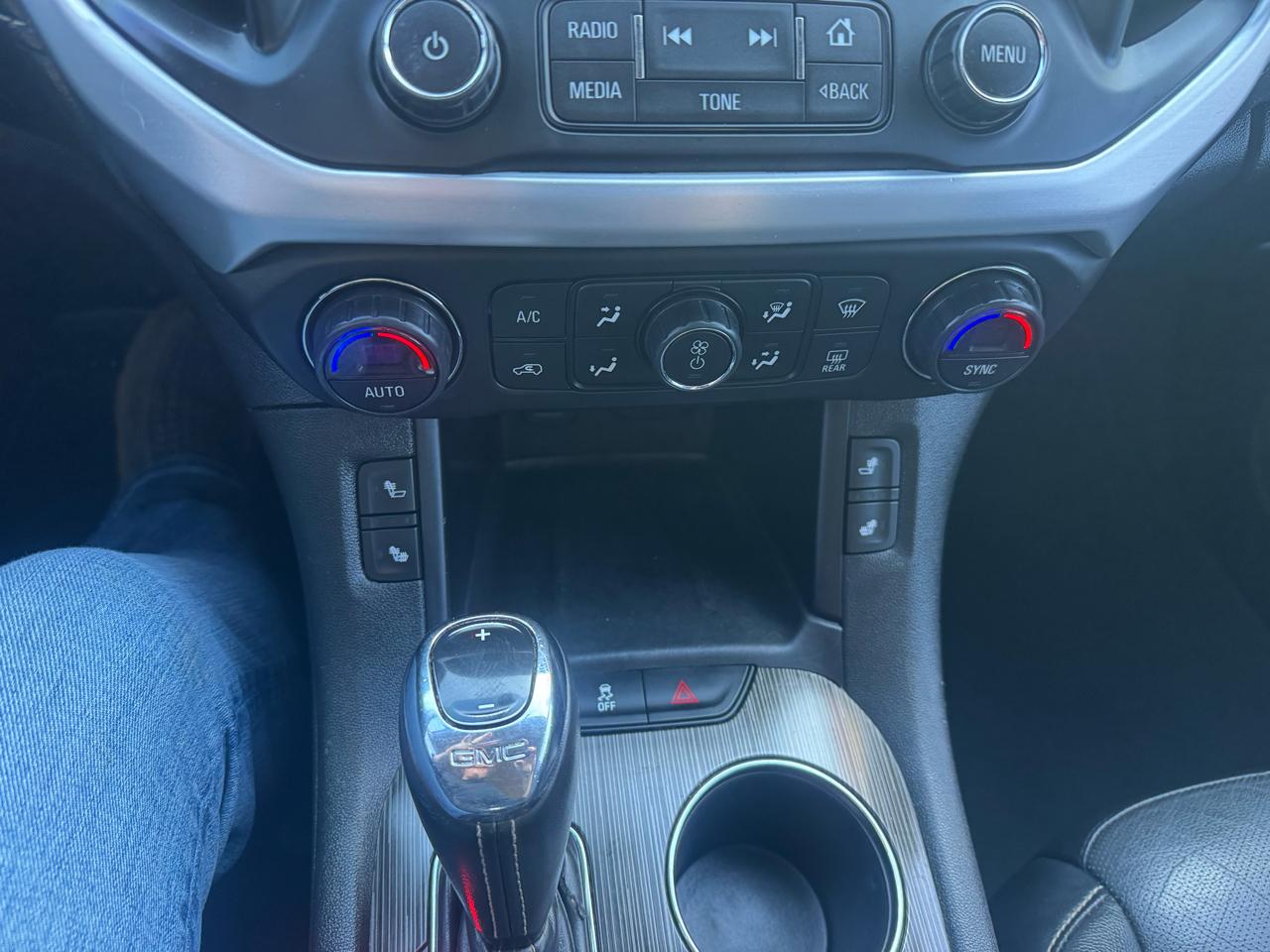 GMC Acadia FWD 4dr SLT w/SLT-1 2018