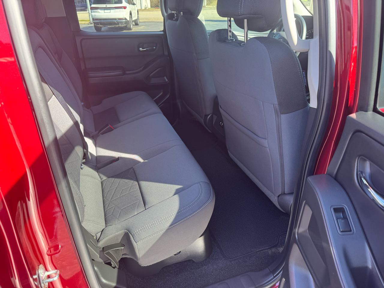 Nissan Frontier Crew Cab 4x4 SV 2025