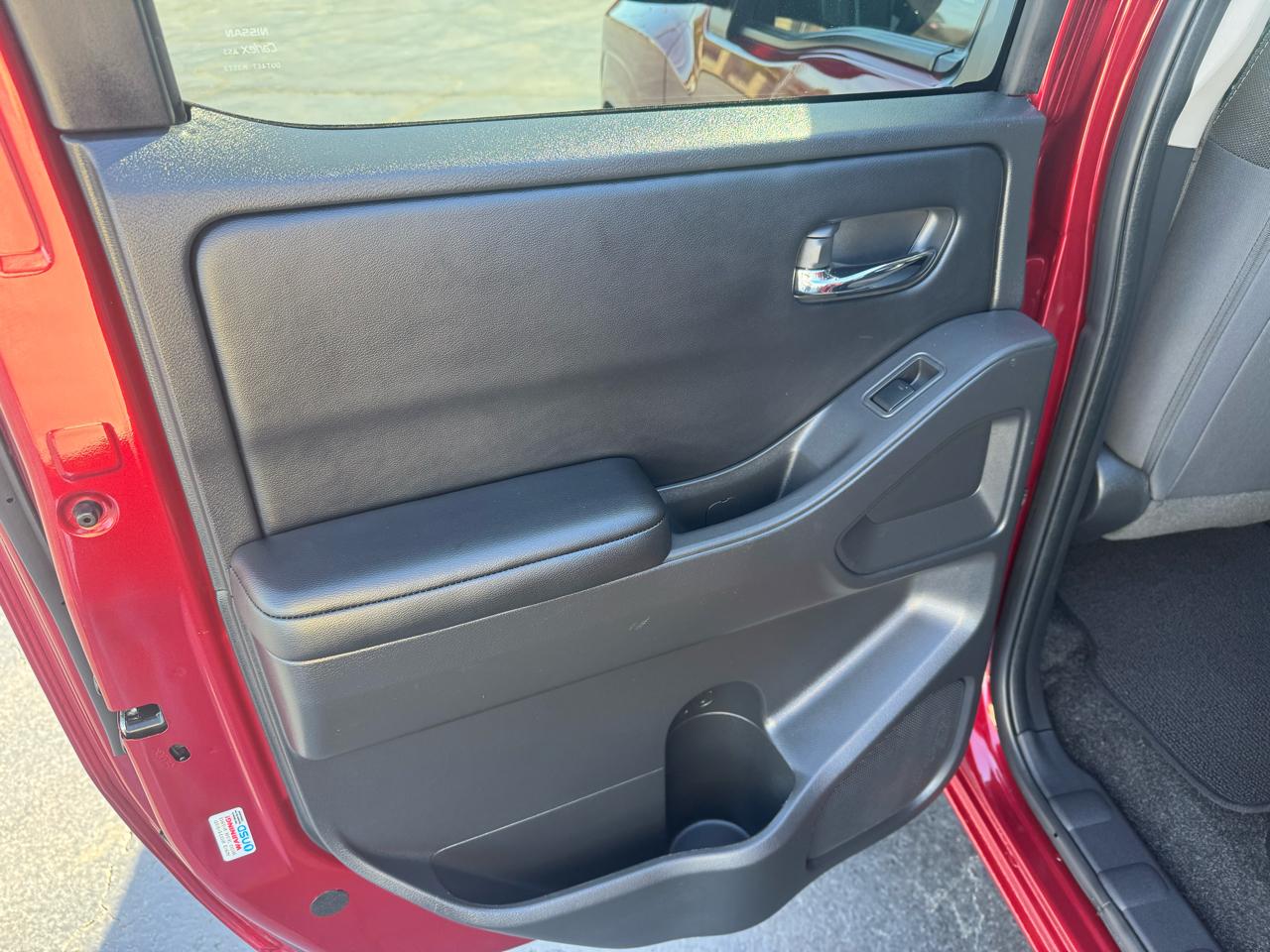 Nissan Frontier Crew Cab 4x4 SV 2025