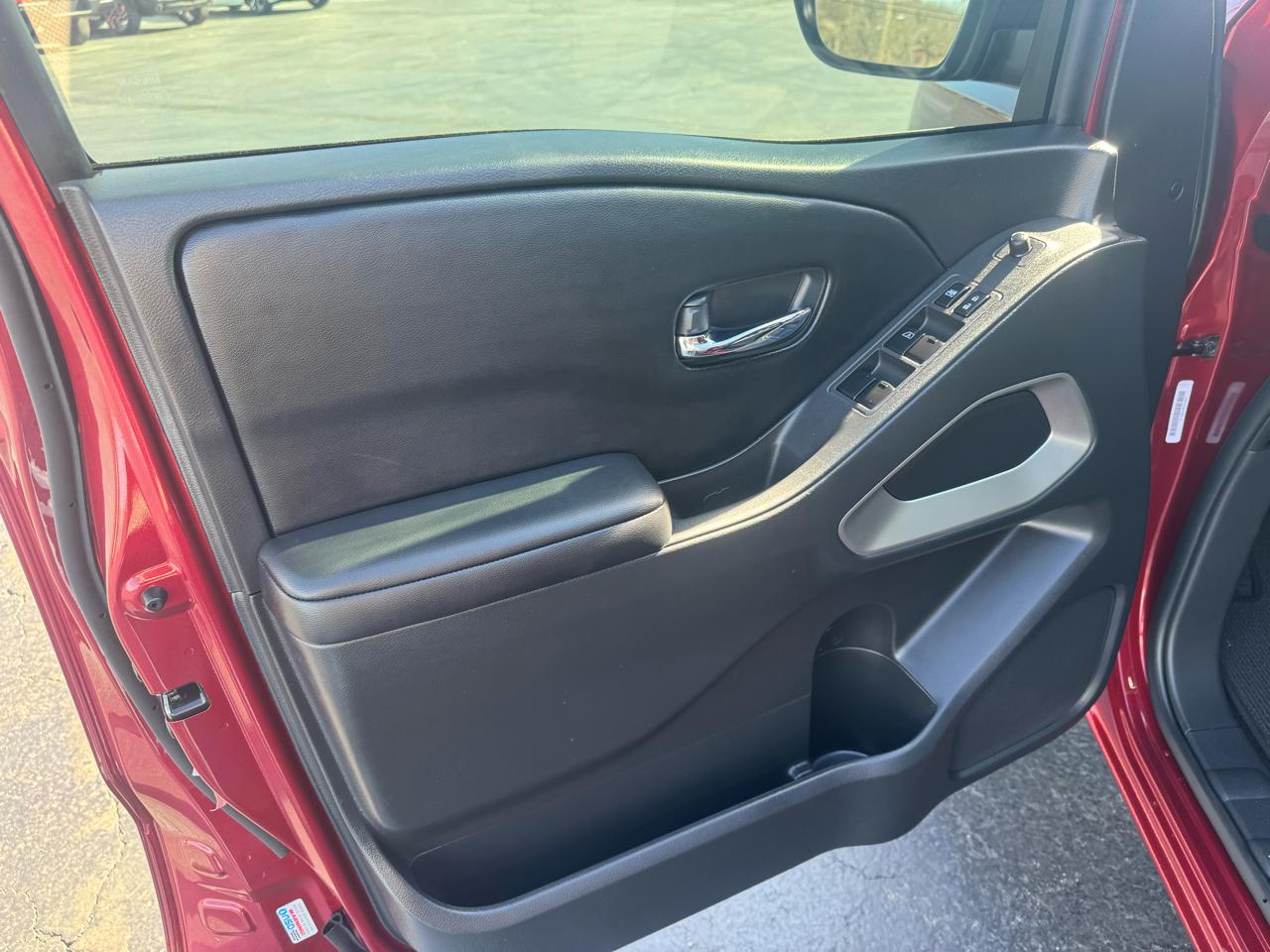 Nissan Frontier Crew Cab 4x4 SV 2025