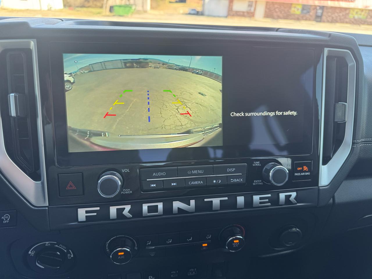 Nissan Frontier Crew Cab 4x4 SV 2025