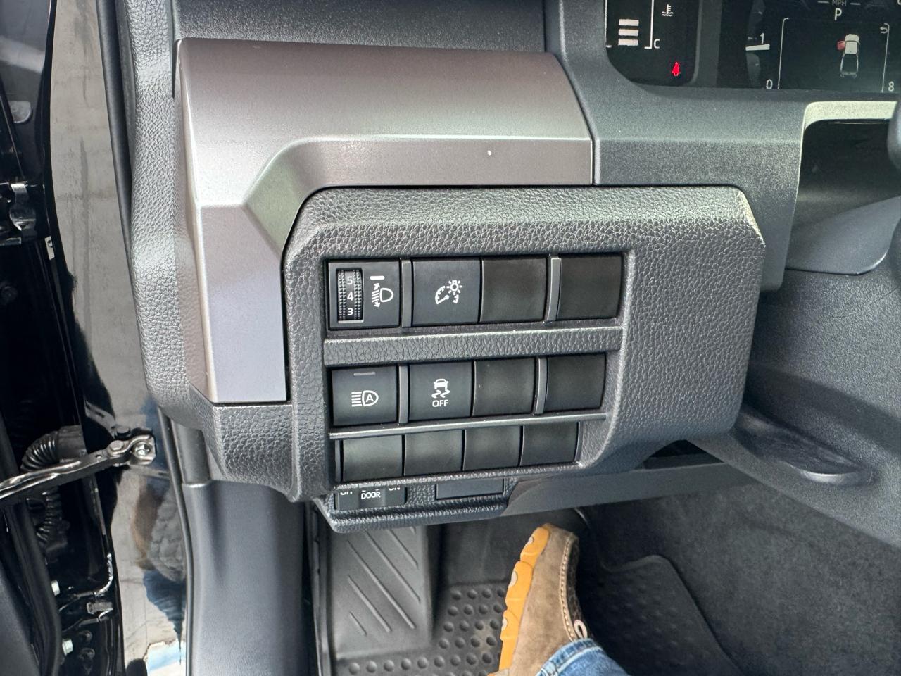 Toyota Tacoma 4WD TRD Off Road Double Cab 5' Bed MT (Natl) 2025