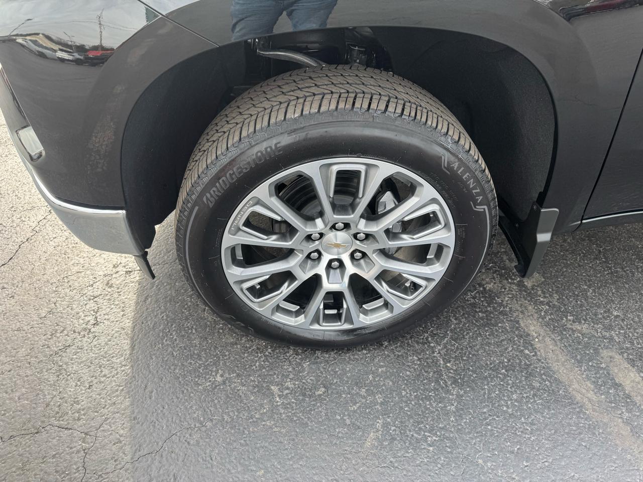 Chevrolet Silverado 1500 4WD Crew Cab 147" LT w/1LT 2025