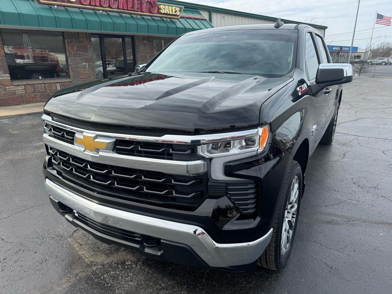 Chevrolet Silverado 1500 4WD Crew Cab 147" LT w/1LT 2025