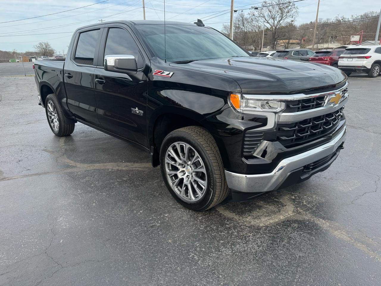 Chevrolet Silverado 1500 4WD Crew Cab 147" LT w/1LT 2025