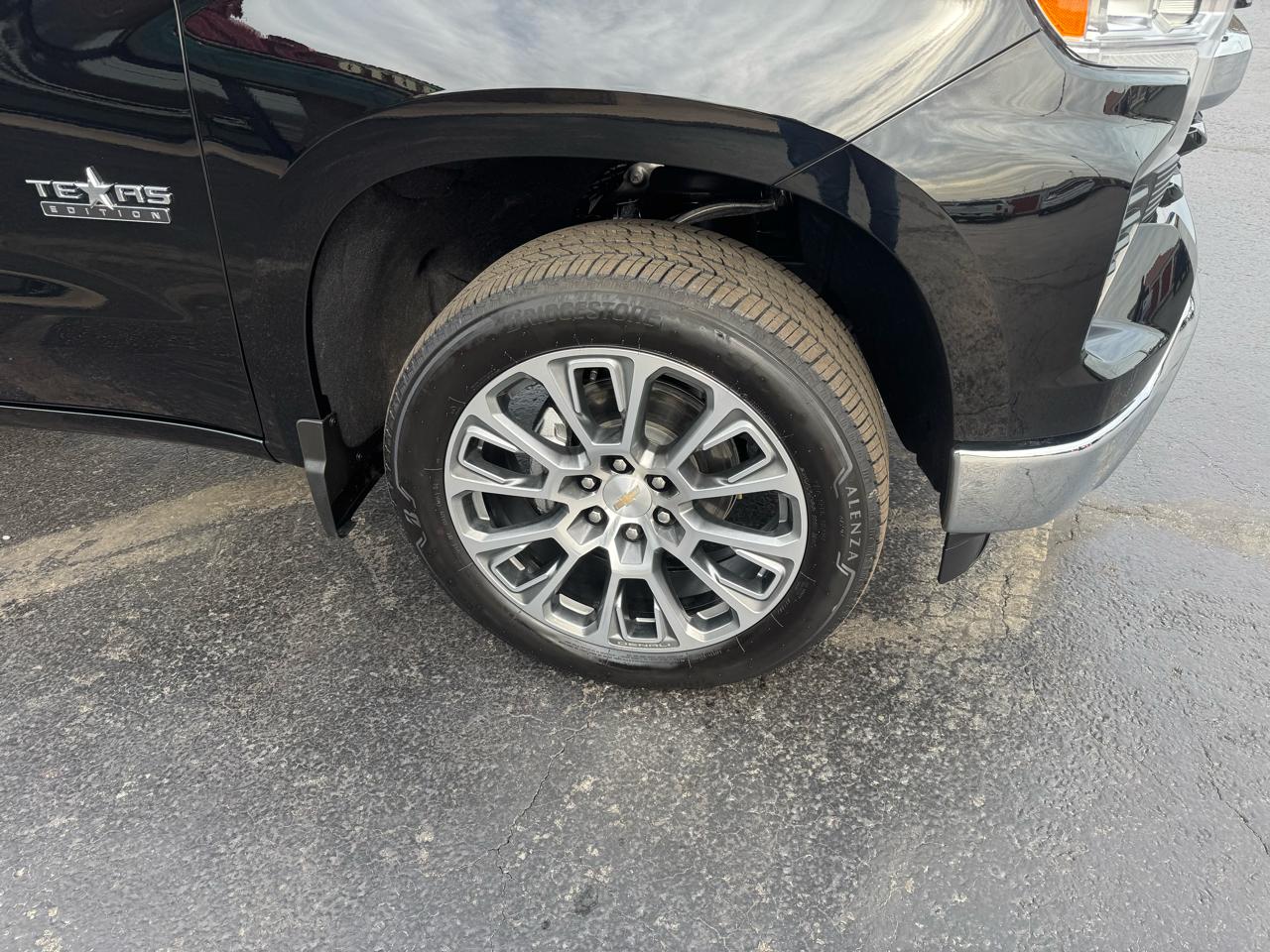 Chevrolet Silverado 1500 4WD Crew Cab 147" LT w/1LT 2025