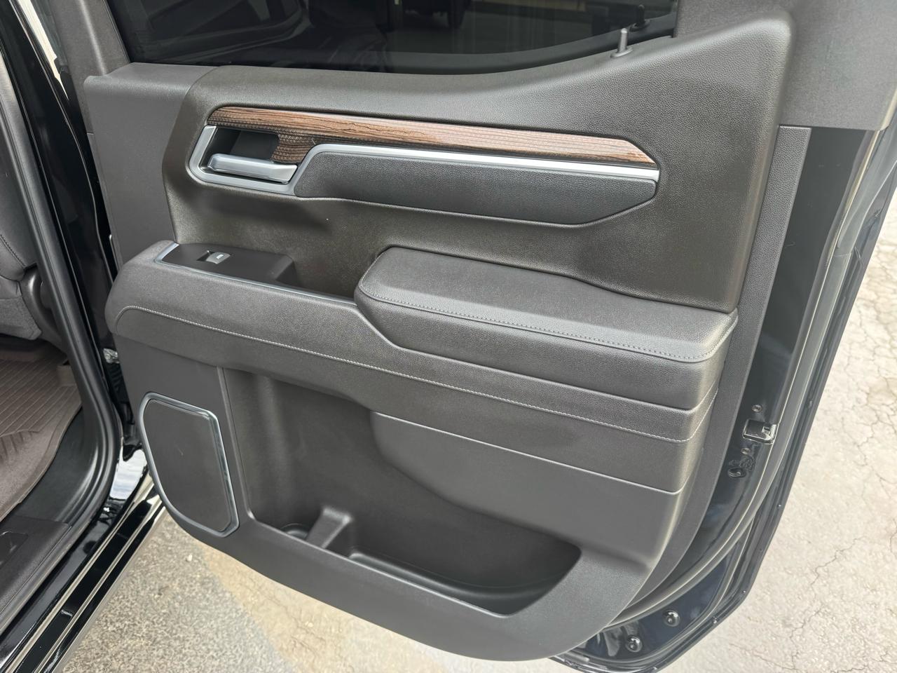 Chevrolet Silverado 1500 4WD Crew Cab 147" LT w/1LT 2025