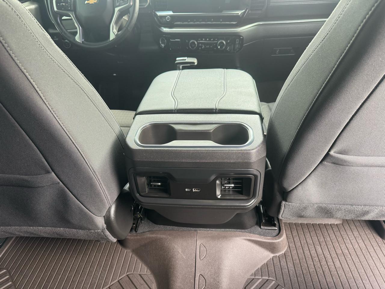 Chevrolet Silverado 1500 4WD Crew Cab 147" LT w/1LT 2025