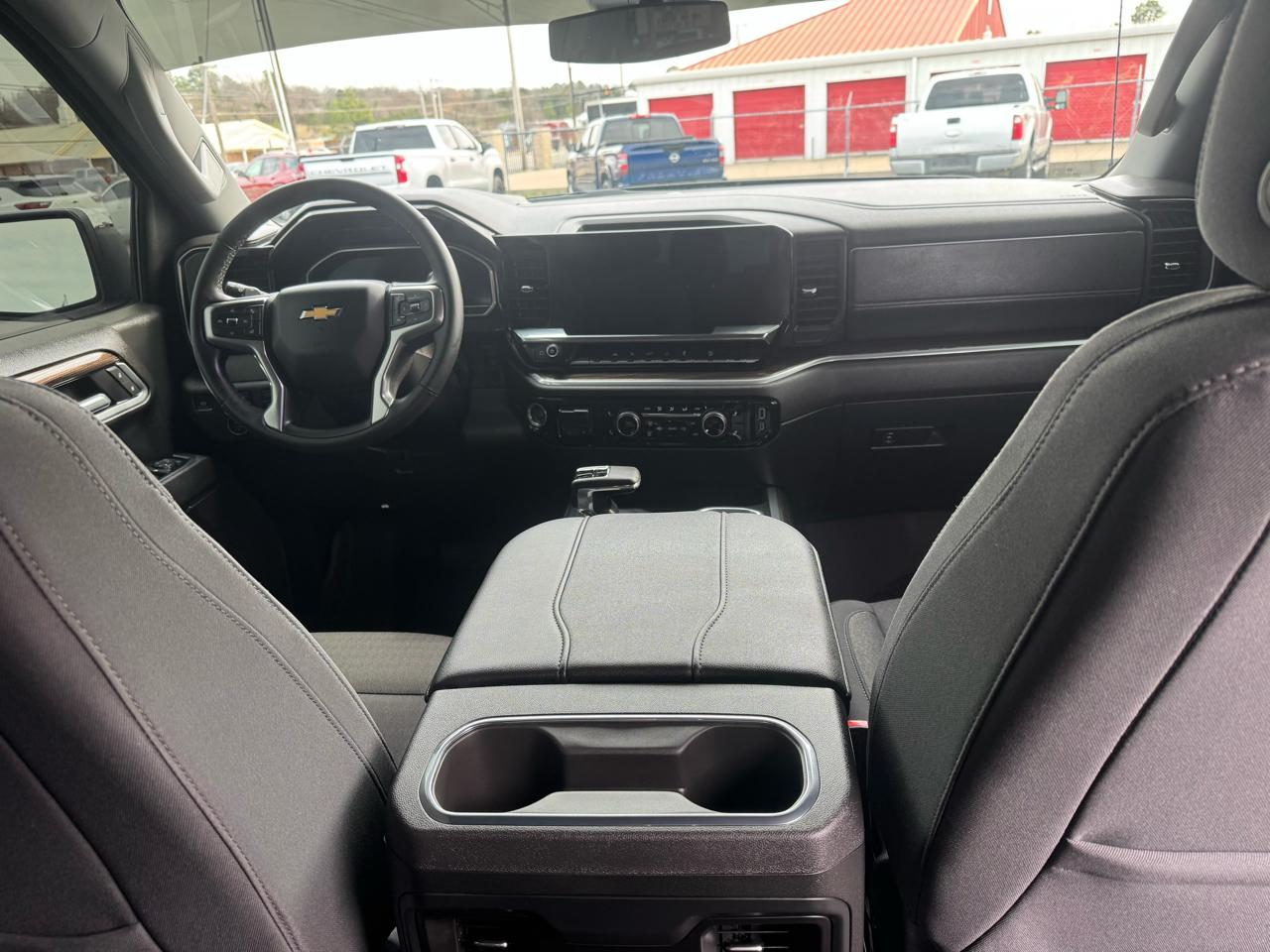 Chevrolet Silverado 1500 4WD Crew Cab 147" LT w/1LT 2025