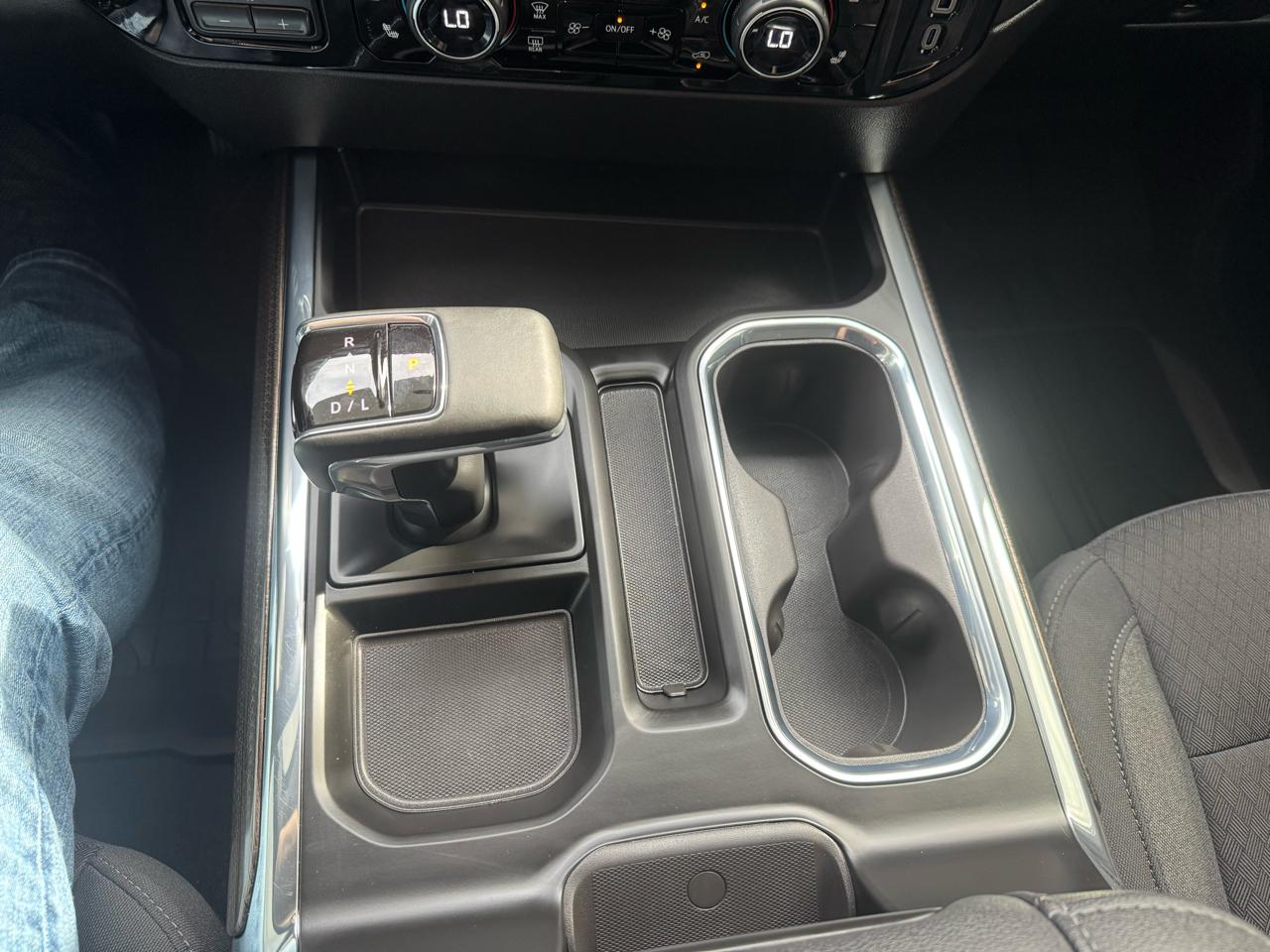 Chevrolet Silverado 1500 4WD Crew Cab 147" LT w/1LT 2025