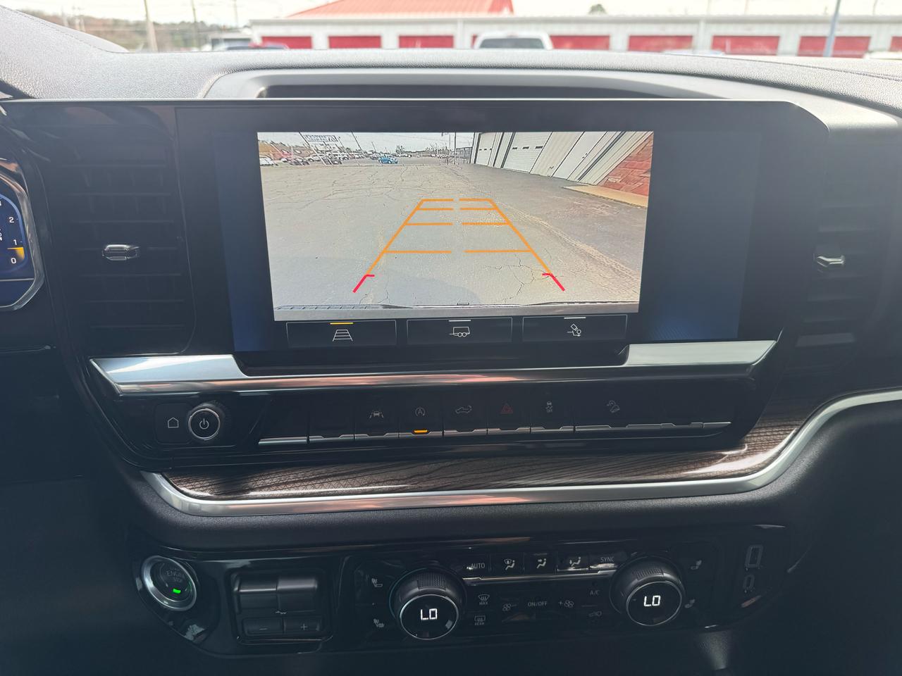 Chevrolet Silverado 1500 4WD Crew Cab 147" LT w/1LT 2025