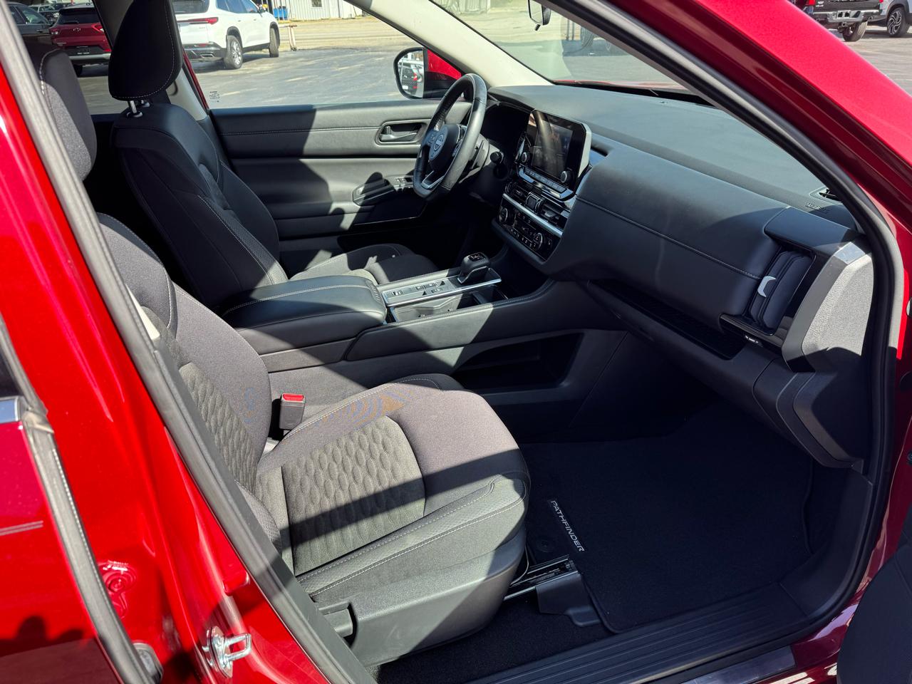 Nissan Pathfinder SV 2WD 2023