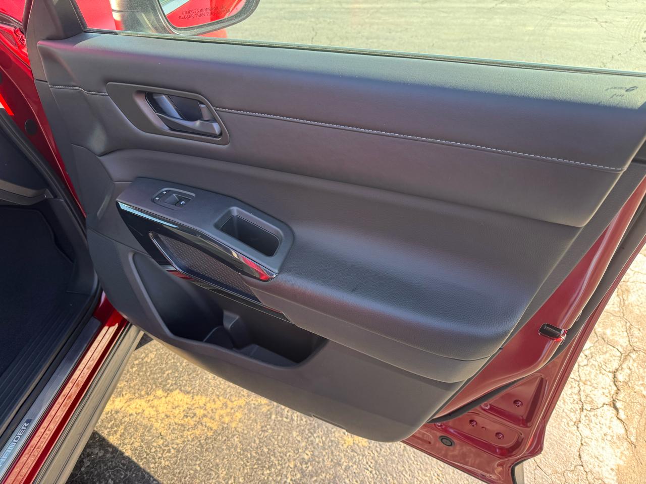 Nissan Pathfinder SV 2WD 2023