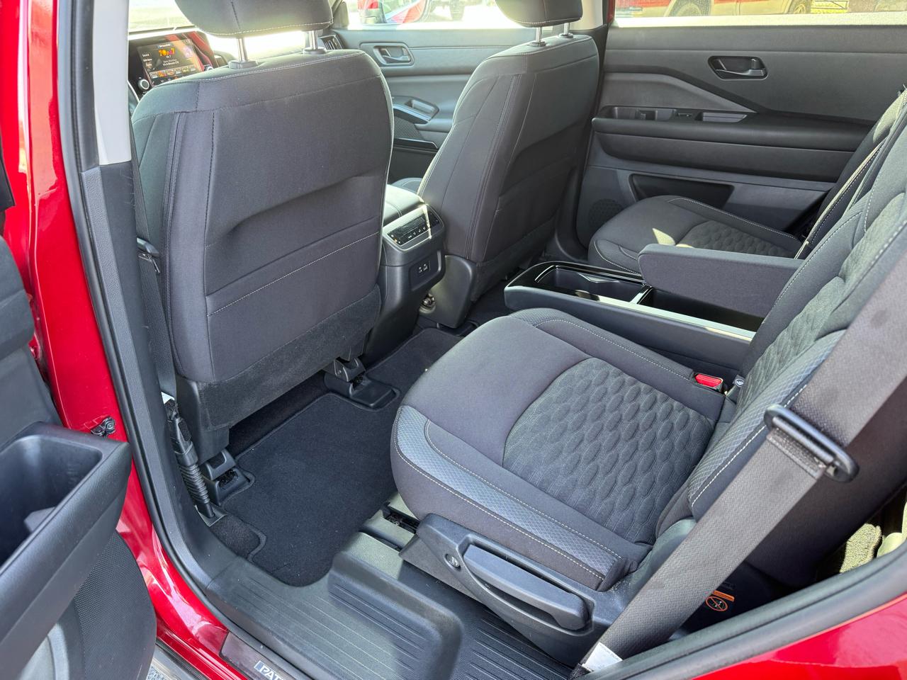 Nissan Pathfinder SV 2WD 2023